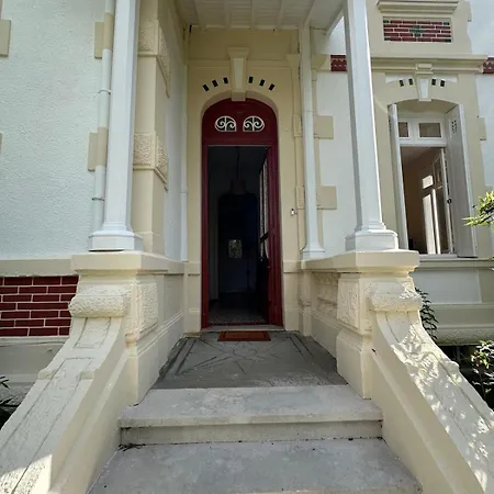 Villa Magnifique Familiale Avec Jardin, Parking Prive, Proche Plages, Commerces, Gare, Jusqu'a 12 Pers Arcachon