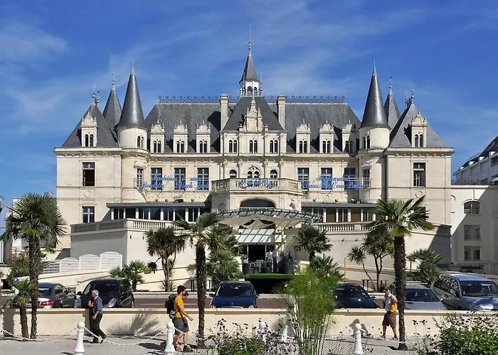 Villa Magnifique Familiale Avec Jardin, Parking Prive, Proche Plages, Commerces, Gare, Jusqu'a 12 Pers *