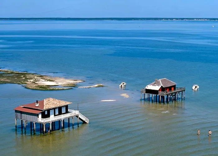 Magnifique Familiale Avec Jardin, Parking Prive, Proche Plages, Commerces, Gare, Jusqu'a 12 Pers Villa