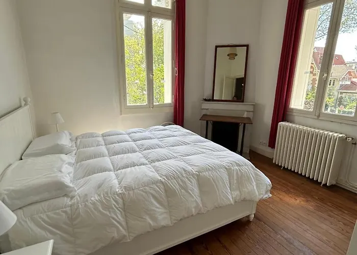 Magnifique Familiale Avec Jardin, Parking Prive, Proche Plages, Commerces, Gare, Jusqu'a 12 Pers Villa