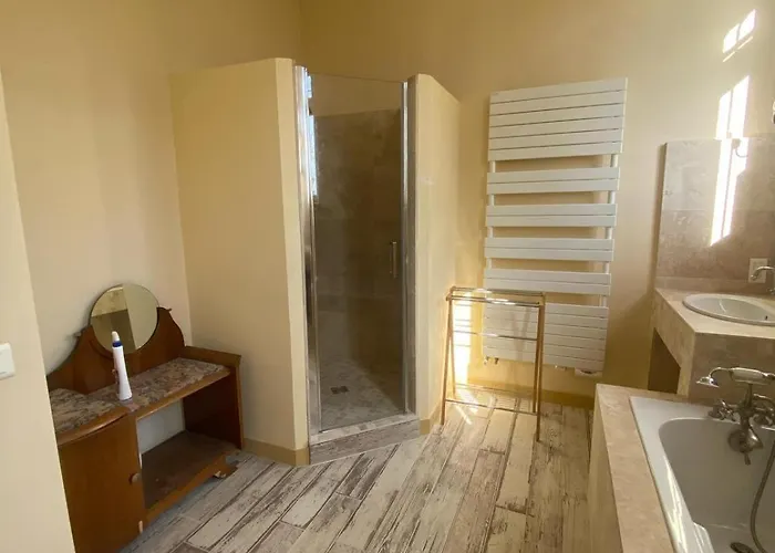 Magnifique Familiale Avec Jardin, Parking Prive, Proche Plages, Commerces, Gare, Jusqu'a 12 Pers *