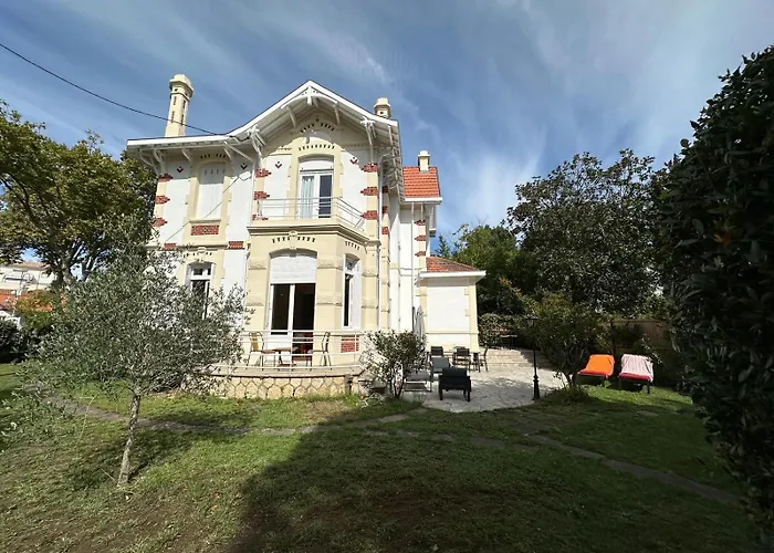 Villa Magnifique Familiale Avec Jardin, Parking Prive, Proche Plages, Commerces, Gare, Jusqu'a 12 Pers *