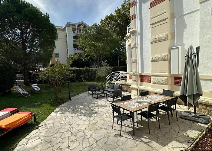 Magnifique Familiale Avec Jardin, Parking Prive, Proche Plages, Commerces, Gare, Jusqu'a 12 Pers Villa