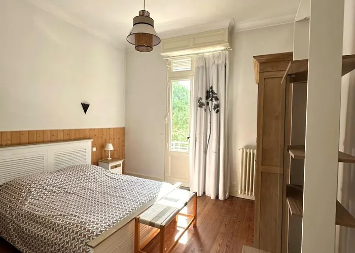 Villa Magnifique Familiale Avec Jardin, Parking Prive, Proche Plages, Commerces, Gare, Jusqu'a 12 Pers Arcachon