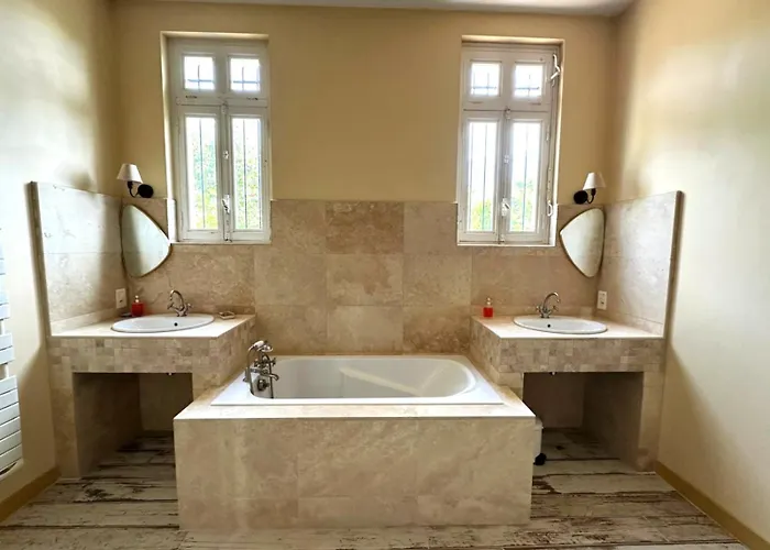 Magnifique Familiale Avec Jardin, Parking Prive, Proche Plages, Commerces, Gare, Jusqu'a 12 Pers Villa Arcachon