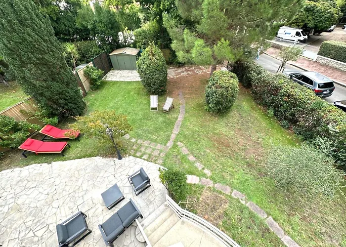 Magnifique Familiale Avec Jardin, Parking Prive, Proche Plages, Commerces, Gare, Jusqu'a 12 Pers *