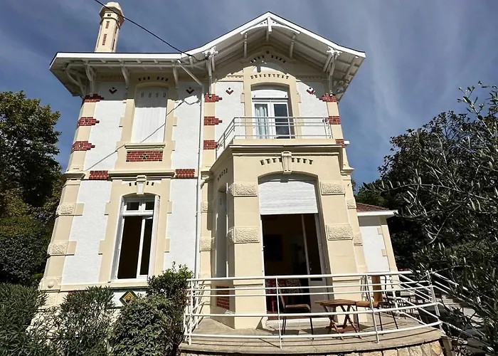 Villa Magnifique Familiale Avec Jardin, Parking Prive, Proche Plages, Commerces, Gare, Jusqu'a 12 Pers Arcachon